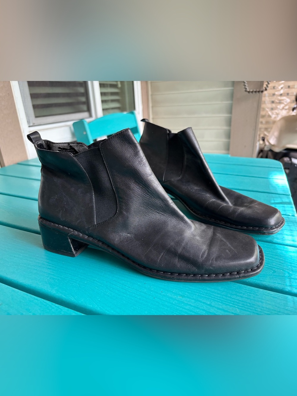 Women’s Black Leather Bandolino Chelsea Ankle Boots